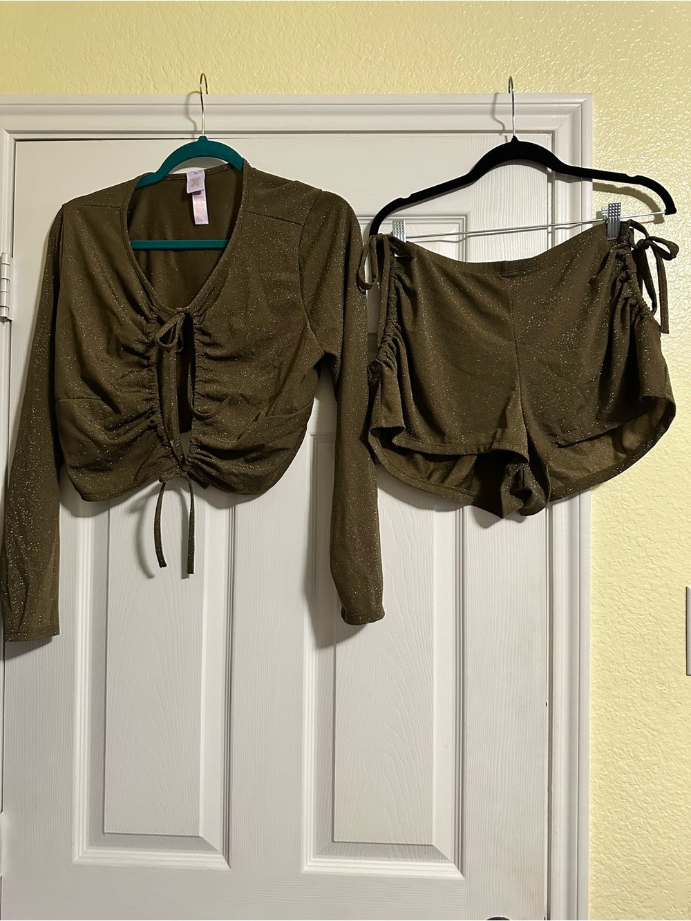 Savage X Fenty Olive Green Lace-Up Long Sleeve Crop Top & Shorts Set - Picture 3 of 12